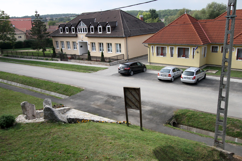 Illustration for article titled Revisiting the Small Village That Was Completely Devastated By Toxic Red Sludge
